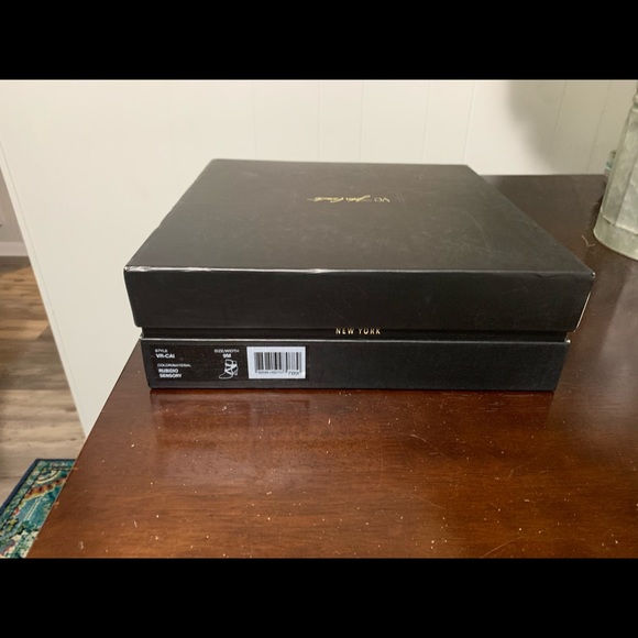 Vince Camuto- John Camuto Rubidio bootie - Picture 10 of 12